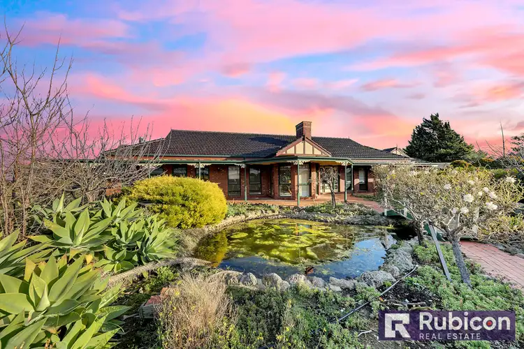 1/2 Kiuna Road, Keilor North VIC 3036