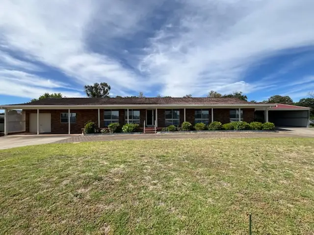 209 NASMYTH STREET, Young NSW 2594