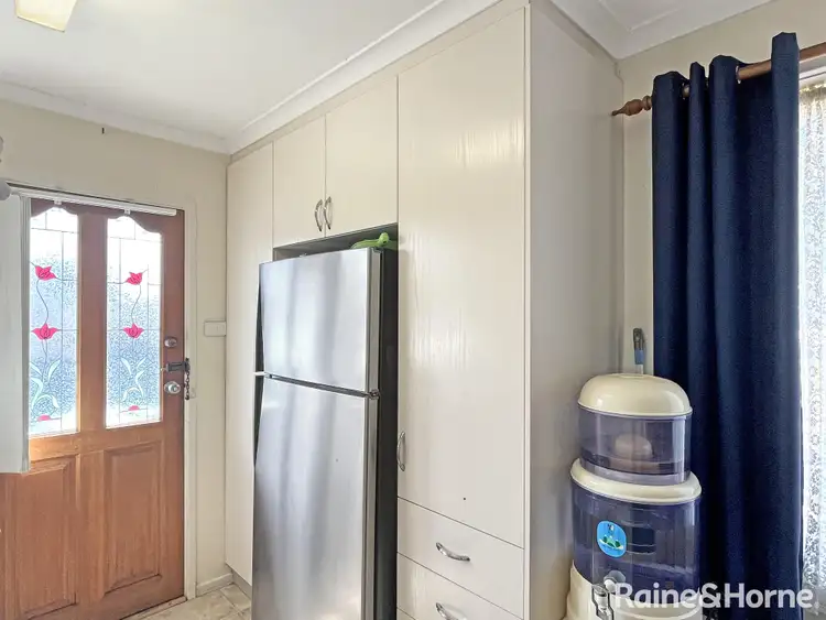 Fourth view of Homely villa listing, 1/16 Wilgabar Way, Karabar NSW 2620