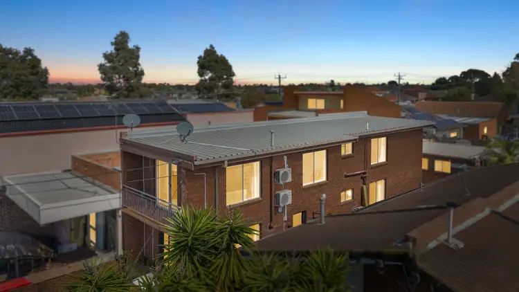 2/7 Porter Court, Deer Park VIC 3023