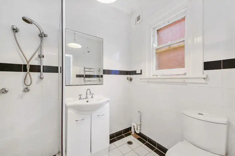 Fifth view of Homely apartment listing, 5/104 Kirribilli Avenue, Kirribilli NSW 2061