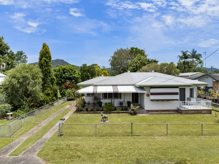 6 Owen Street, Mossman QLD 4873