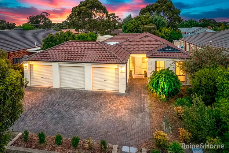 15 Orchardview Grove, Sunbury VIC 3429
