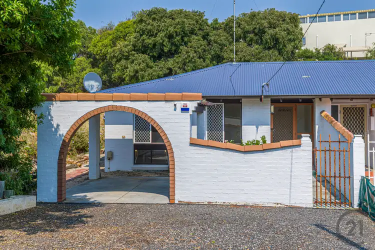 1/10 Mippi Road, Halls Head WA 6210