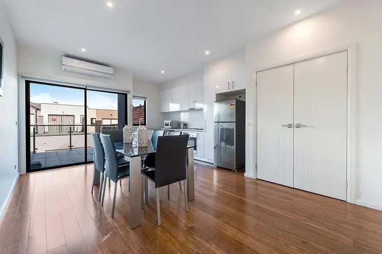 Fifth view of Homely house listing, 1/24 Featherpark Way, Craigieburn VIC 3064