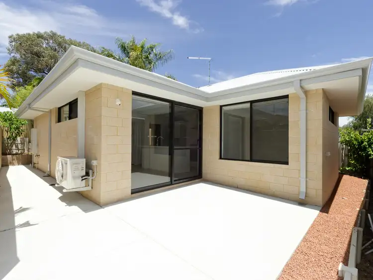 22A Parkway Gardens, Parmelia WA 6167