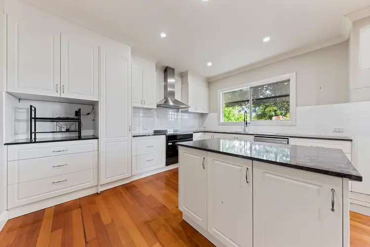 Fifth view of Homely house listing, 2/5 Charles Street, Drouin VIC 3818