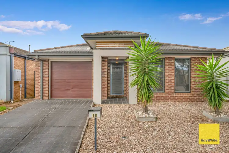 18 Howard Place, Deer Park VIC 3023