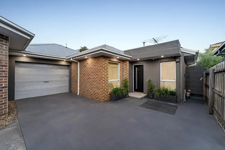 3/4 Heather Avenue, Brooklyn VIC 3012