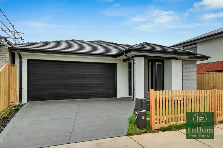 4 Uttar Way, Rockbank VIC 3335