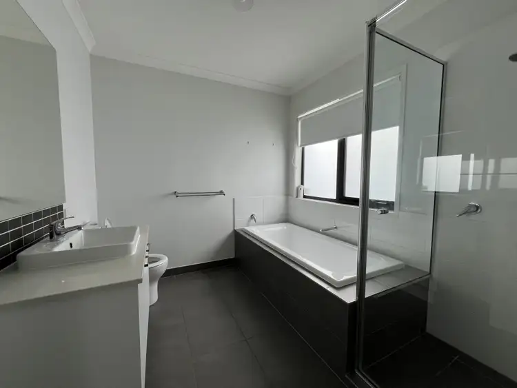 Fifth view of Homely house listing, 10 Prendergast Avenue, Cranbourne East VIC 3977