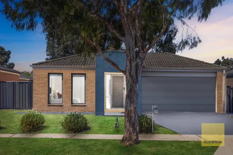 Second view of Homely house listing, 4 Aston Glade, Derrimut VIC 3026