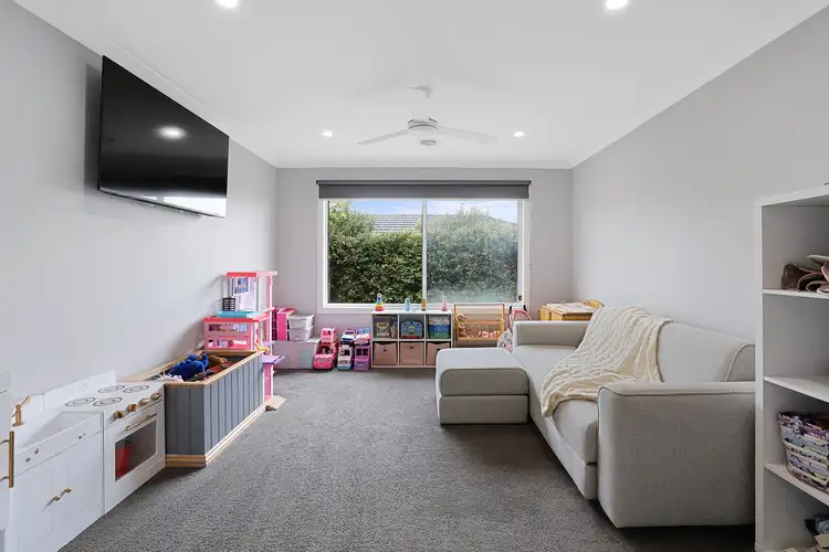 Sixth view of Homely house listing, 3 Aperloo Road, Drouin VIC 3818