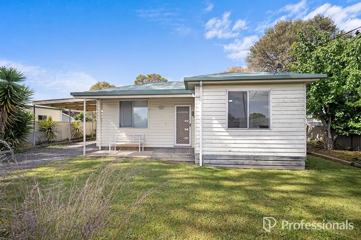 Main view of Homely house listing, 10 Wells Street, Hamilton VIC 3300
