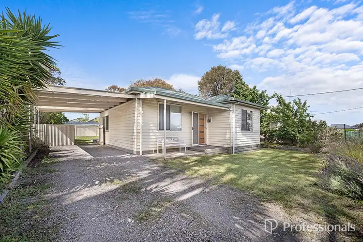 Second view of Homely house listing, 10 Wells Street, Hamilton VIC 3300