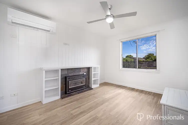 Fifth view of Homely house listing, 10 Wells Street, Hamilton VIC 3300