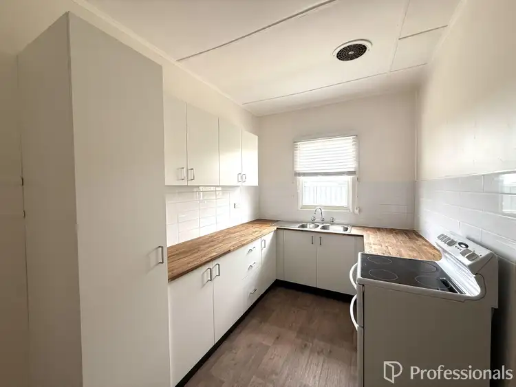 Third view of Homely house listing, 5 Wells Street, Hamilton VIC 3300