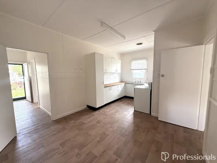 Fourth view of Homely house listing, 5 Wells Street, Hamilton VIC 3300