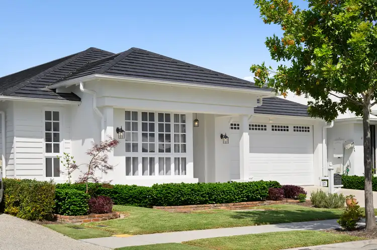 27 Hamilton Drive, Jacobs Well QLD 4208