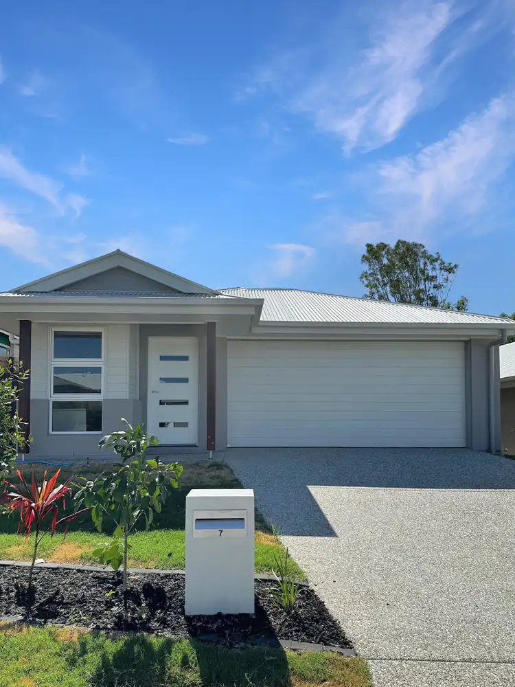 7 Grace Close, White Rock QLD 4306