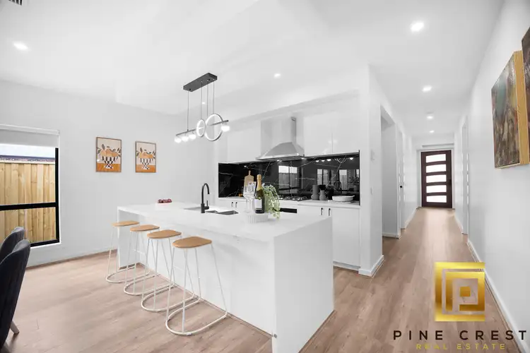 15 REDCRAZE RD, Bonnie Brook VIC 3335