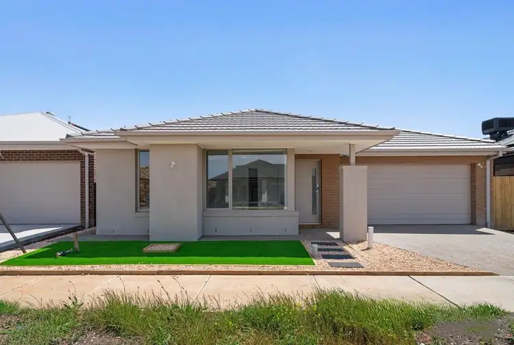 19 Harwich Street, Rockbank VIC 3335