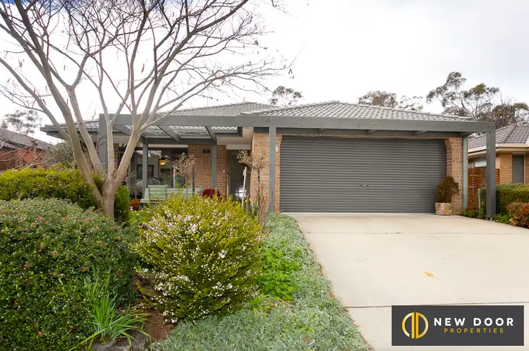 8 Pemberton Place, Jerrabomberra NSW 2619