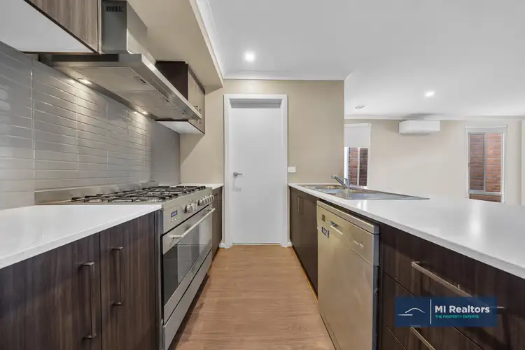 6 Hart Crescent, Brookfield VIC 3338