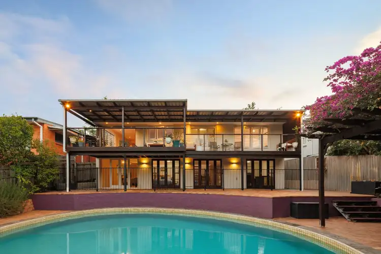 9 Holdway Street, Kenmore QLD 4069