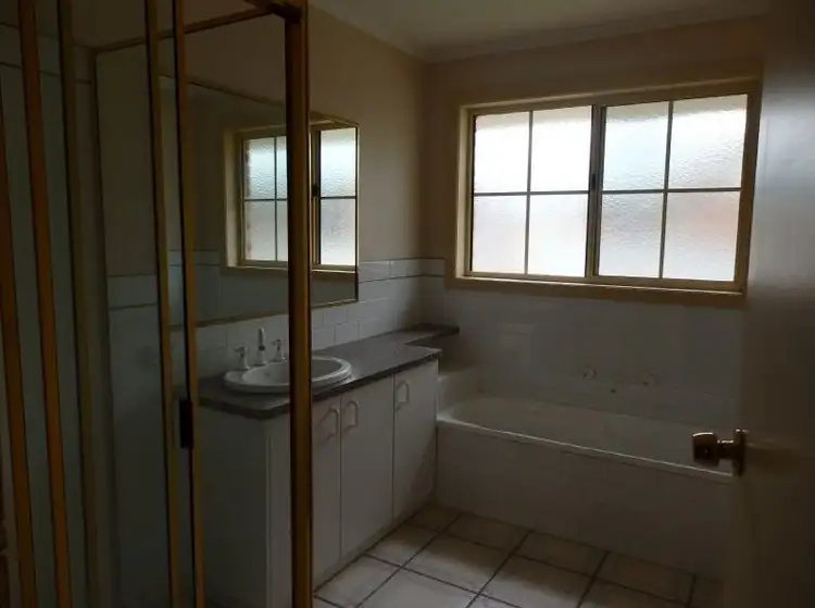 Fifth view of Homely house listing, 3/2 Lyons Place, West Wodonga VIC 3690