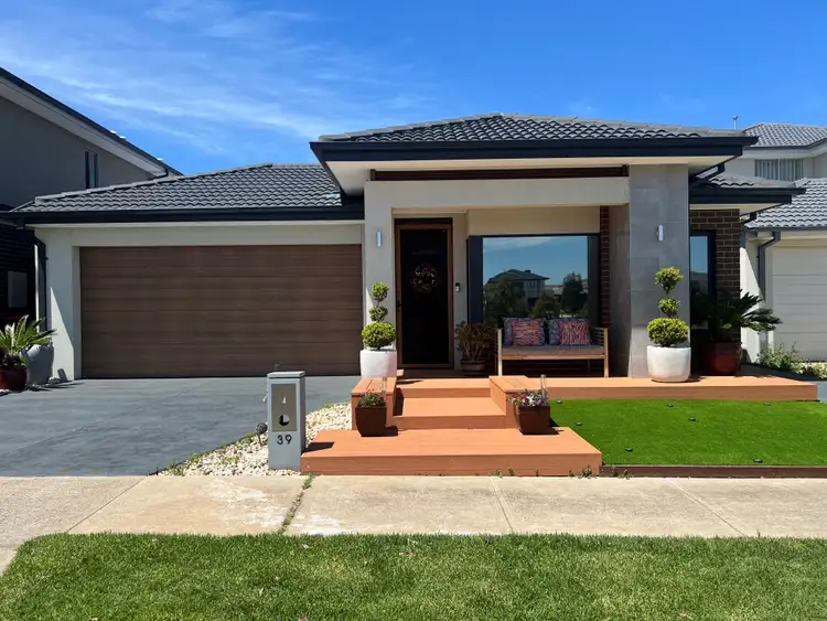 39 Namadgi Crescent, Truganina VIC 3029
