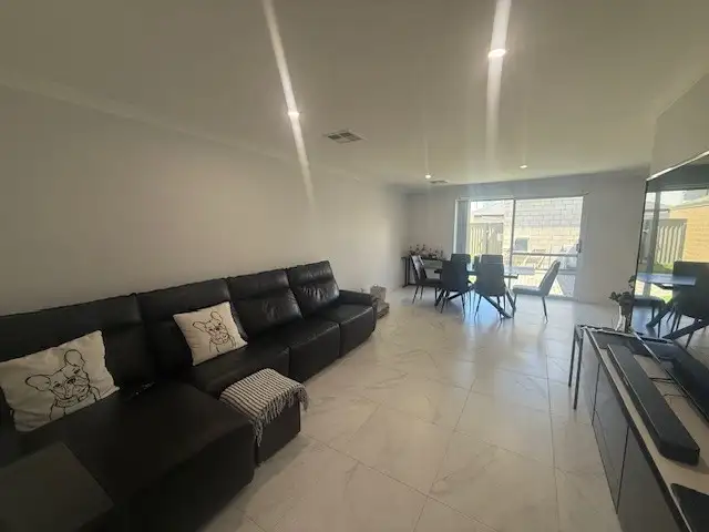 Third view of Homely house listing, 8 Jandari Mews, Success WA 6164