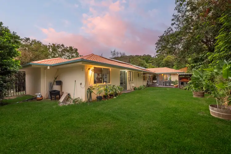 13 Hertford Crescent