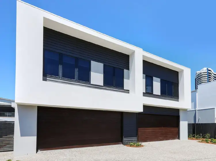 2/8 Lee Road, Runaway Bay QLD 4216