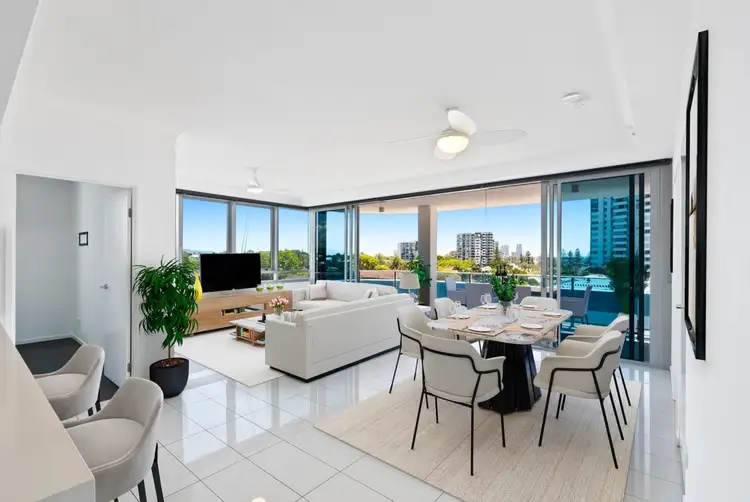 517/19 Imperial Parade, Labrador QLD 4215