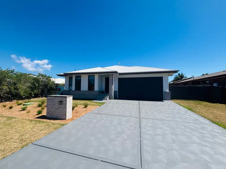 7 Conley Avenue, Lake Conjola NSW 2539