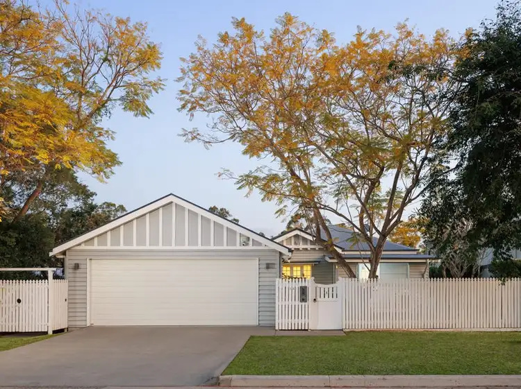 34 Burns Parade, Chapel Hill QLD 4069