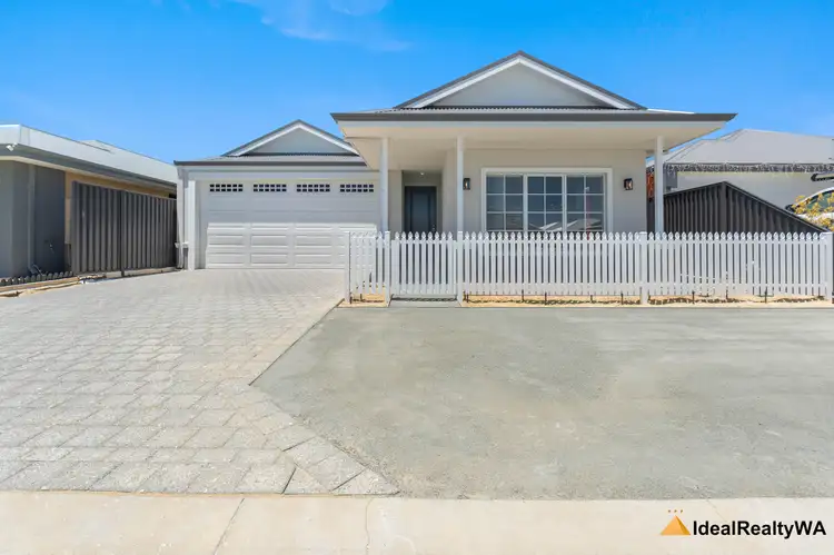 11 Mulberry Street, Treeby WA 6164