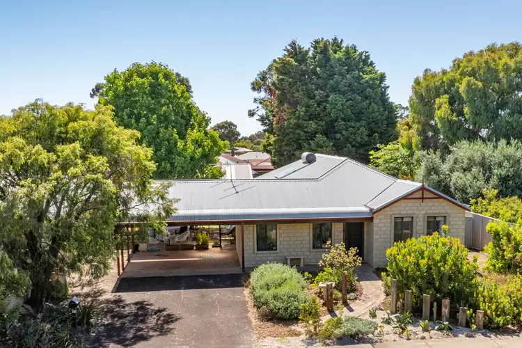 90 Dunsborough Lakes Drive