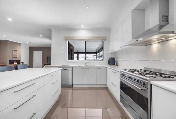 16 Japonica Way, Point Cook VIC 3030