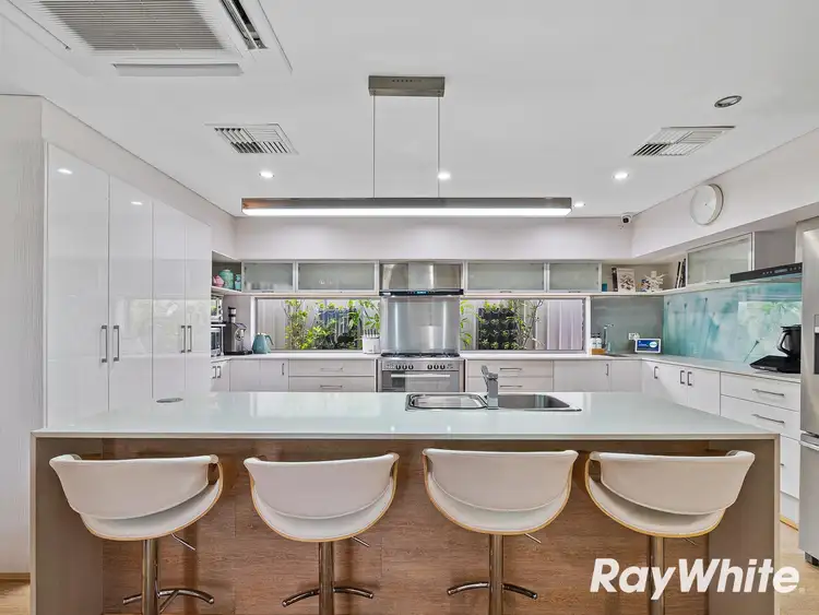 18 Maria Place, Dudley Park WA 6210