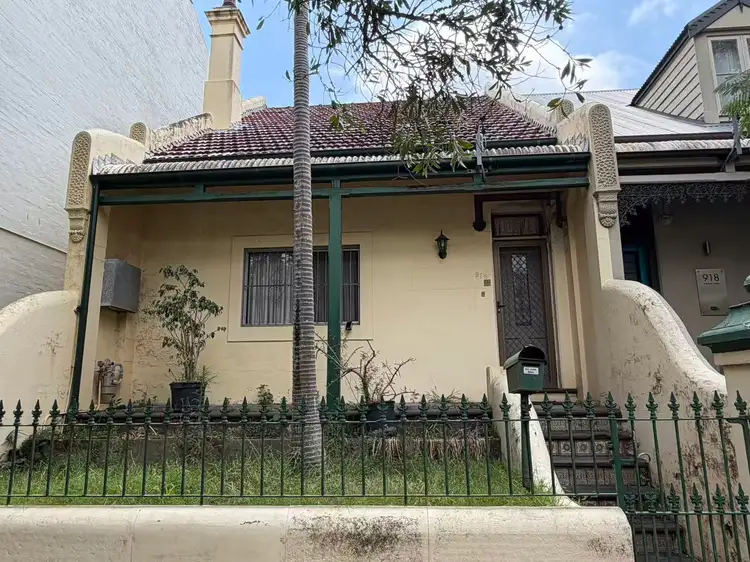 916 Elizabeth Street