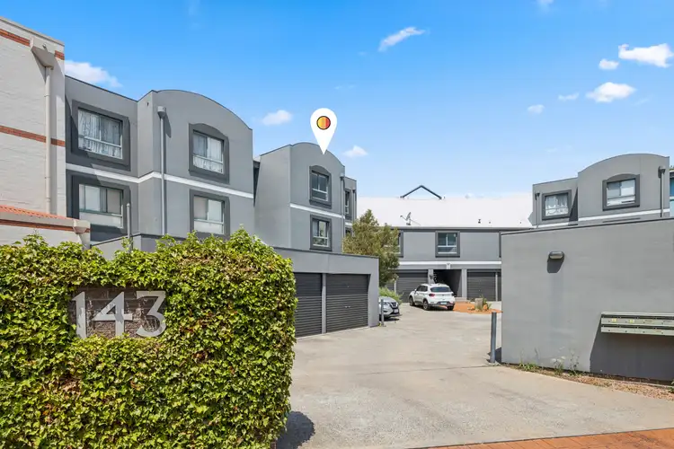 143 Port Jackson Circuit