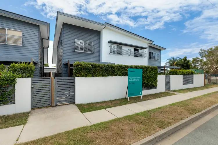 4/3 Twenty Third Avenue