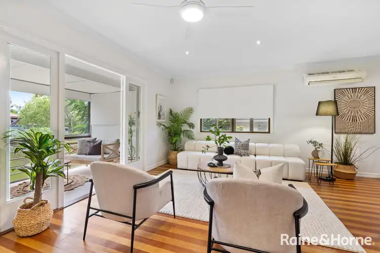 106 Seventeen Mile Rocks Road