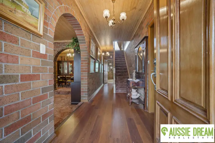 35 Manning Avenue