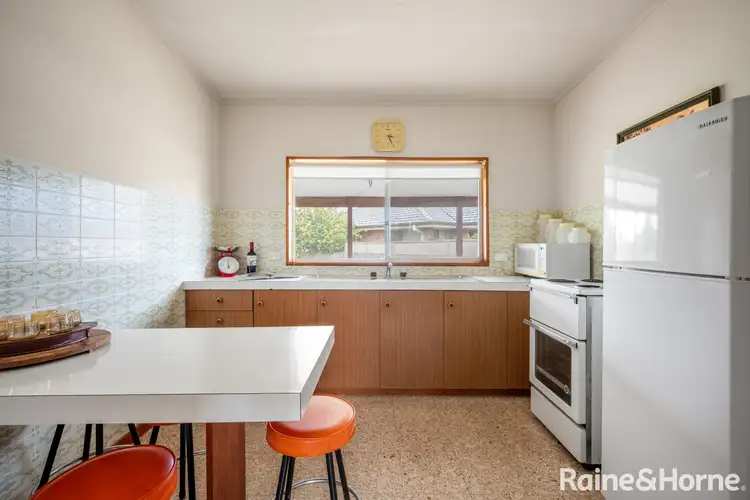6 Trentham Road