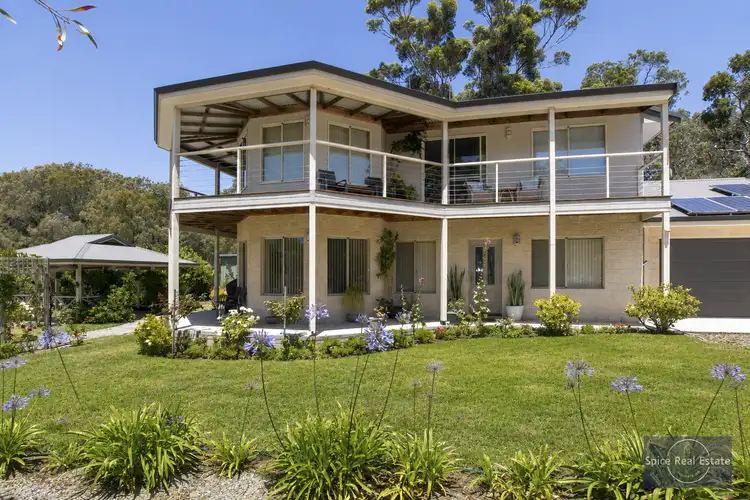 2 Maloney Close