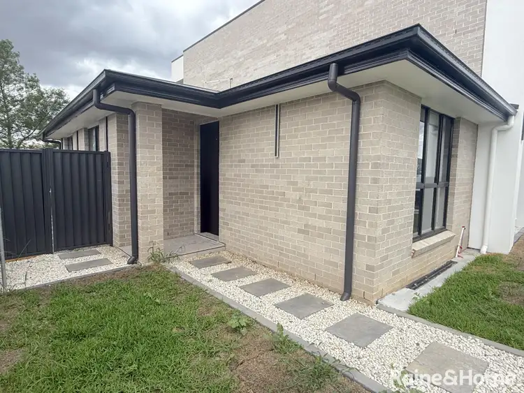 2A Ray Simpson Avenue