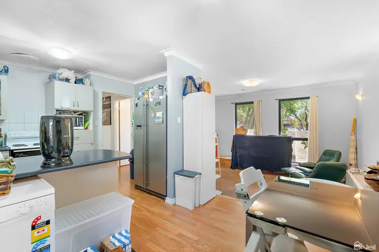 Seventh view of Homely house listing, 3 Adelina Court, Camillo WA 6111